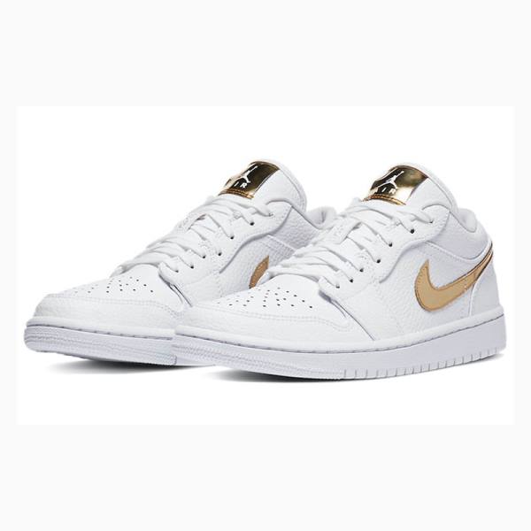 Nike Low SE Metallic Sneakers Air Jordan 1 Dam Vita Guld | JD-769UG