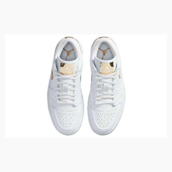 Nike Low SE Metallic Sneakers Air Jordan 1 Dam Vita Guld | JD-769UG