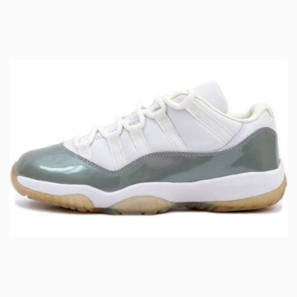 Nike Retro Low Metallic 2001 Sneakers Air Jordan 11 Dam Vita Silver | JD-367GU